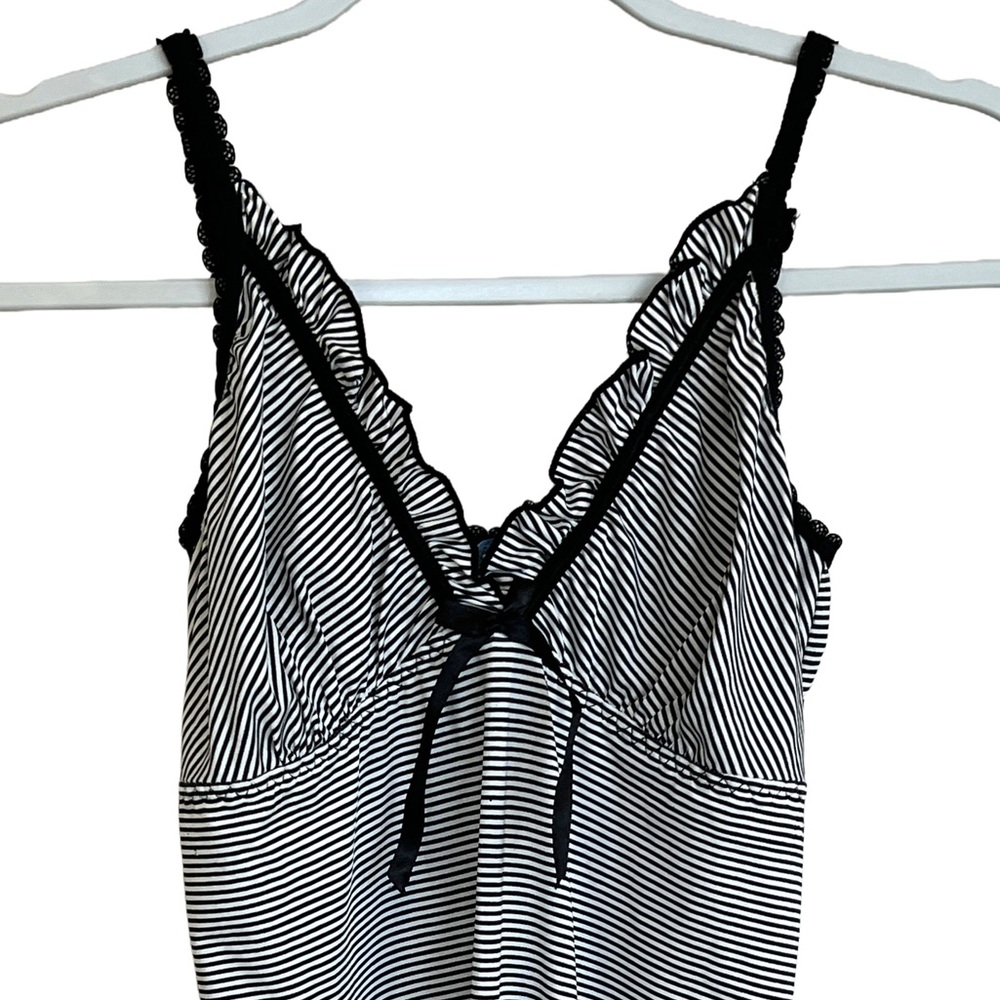 Elegant Black and White Striped Women's Chemise - Picture 5 of 6